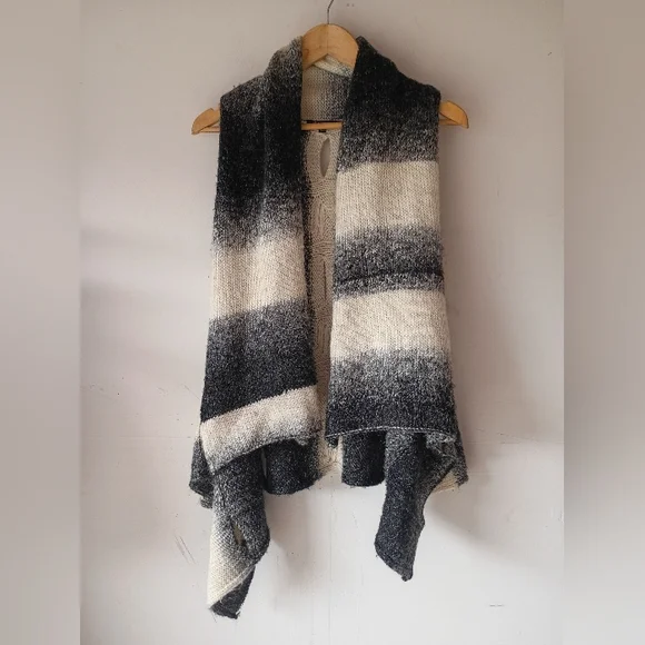 Sisters Gray Black Ombre Knit Sleeveless Vest L/XL Cutout Boho Drape Layer - Picture 2 of 6